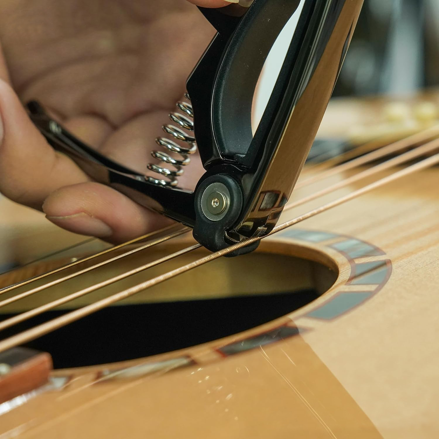 4-in-1 ギターカポ 6 弦アコースティックギターおよび - Electric Guitar Pick Pack のレビューと価格